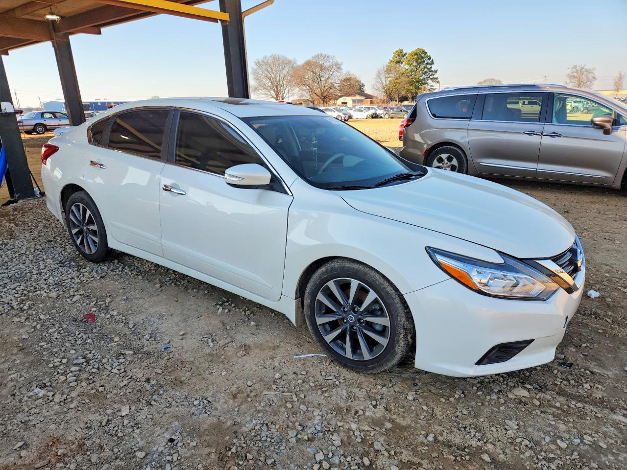 2017 Nissan Altima 2.5 - Image 4