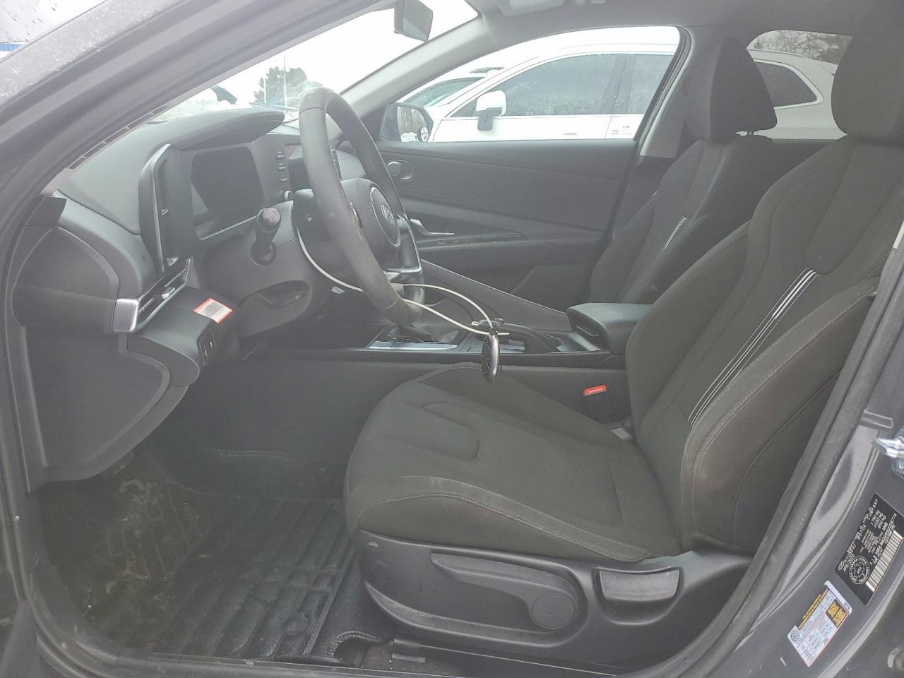 2025 Hyundai Elantra Sel Sport - Image 7