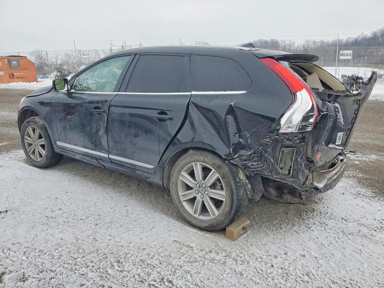 2016 Volvo Xc60 T6 Platinum - Image 2