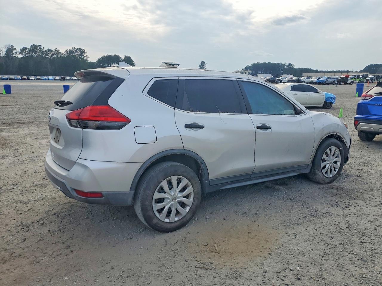 2017 Nissan Rogue S - Фото 3