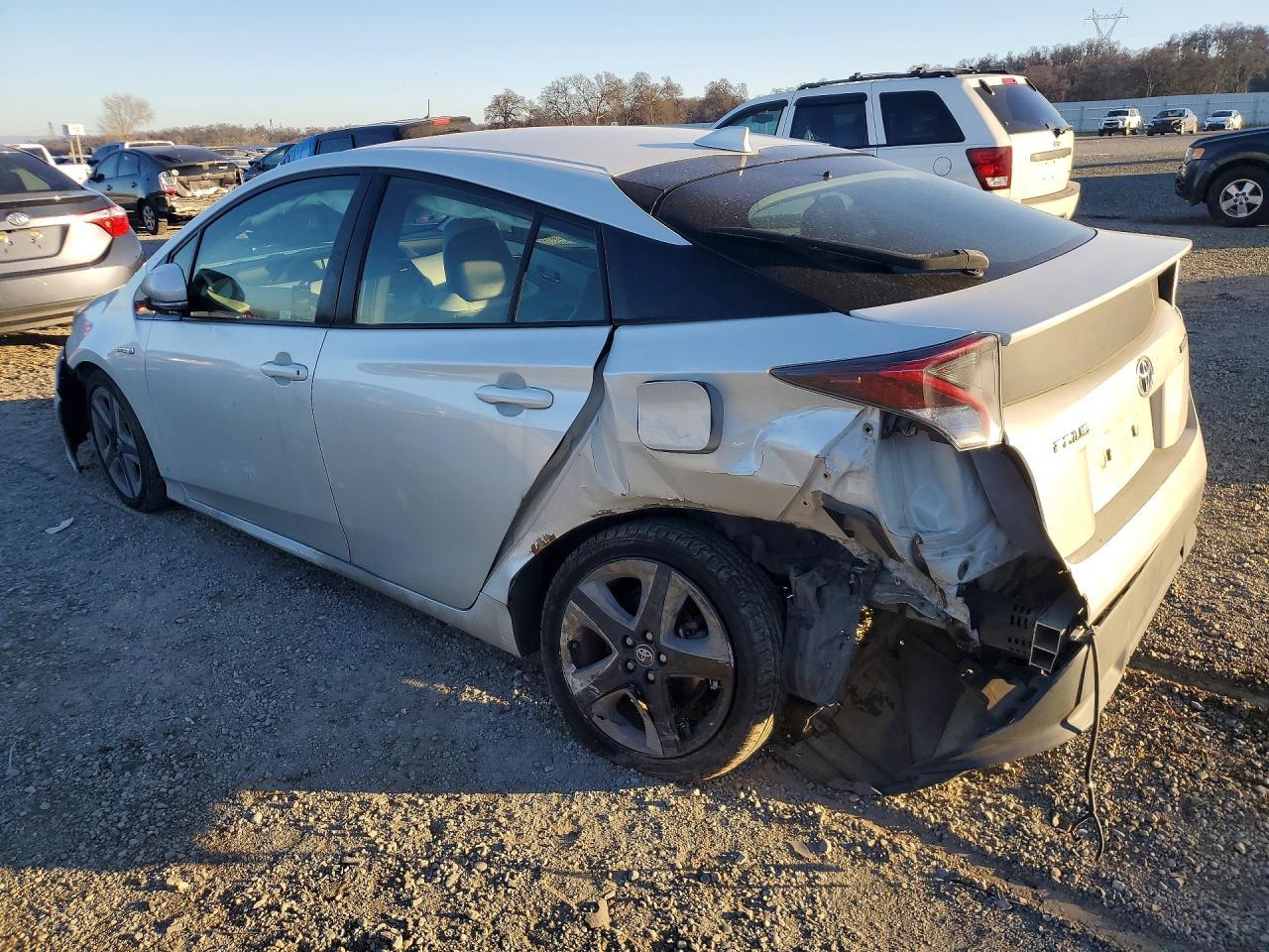 2016 Toyota Prius - Фото 2