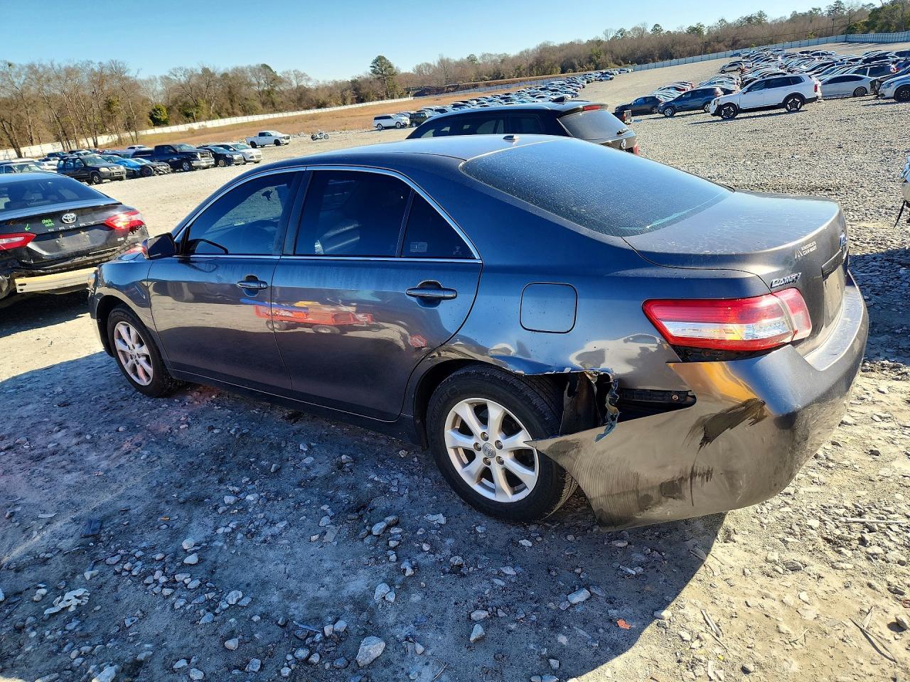 2010 Toyota Camry Base - Фото 2