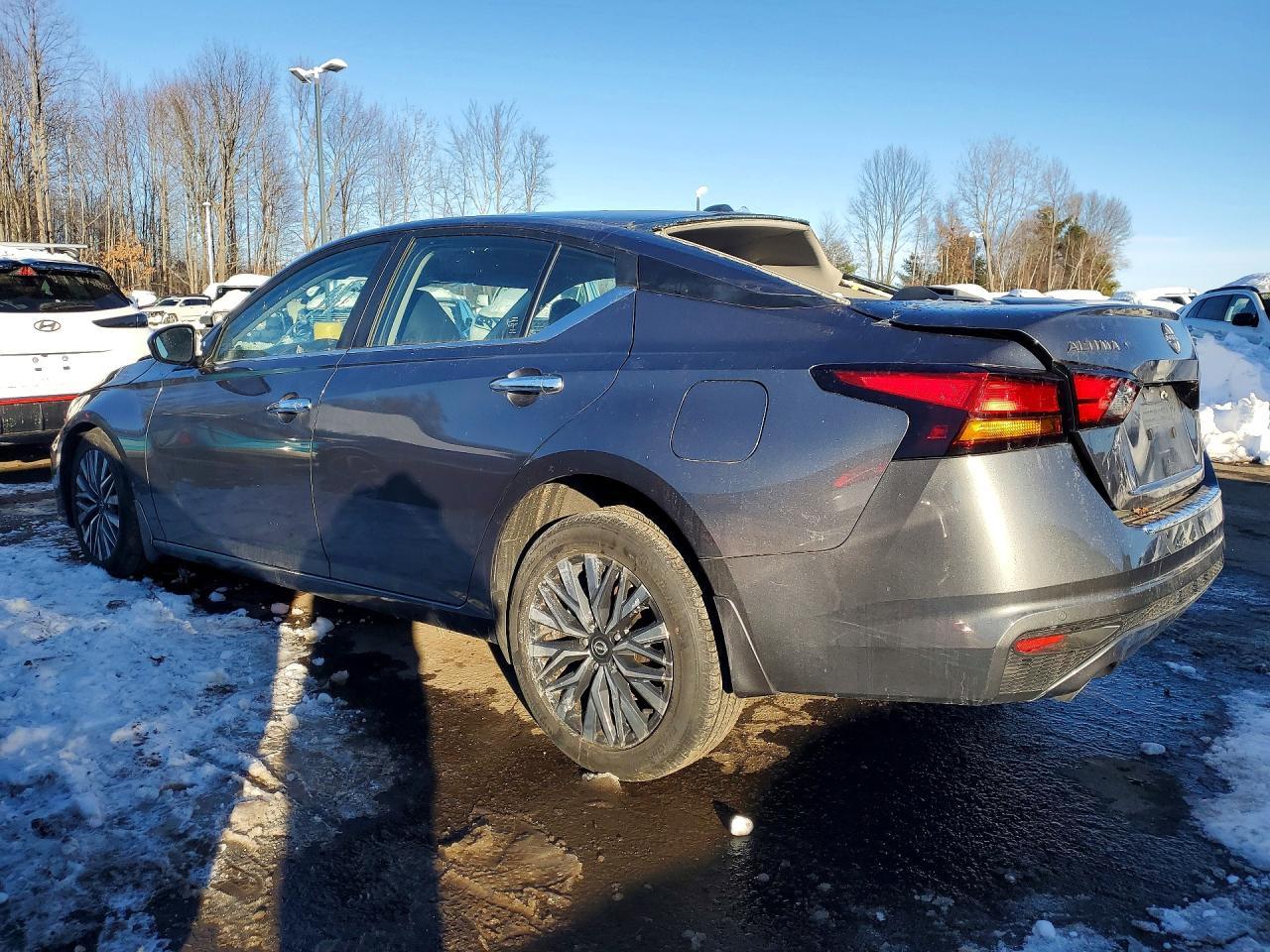 2023 Nissan Altima Sv - Фото 2