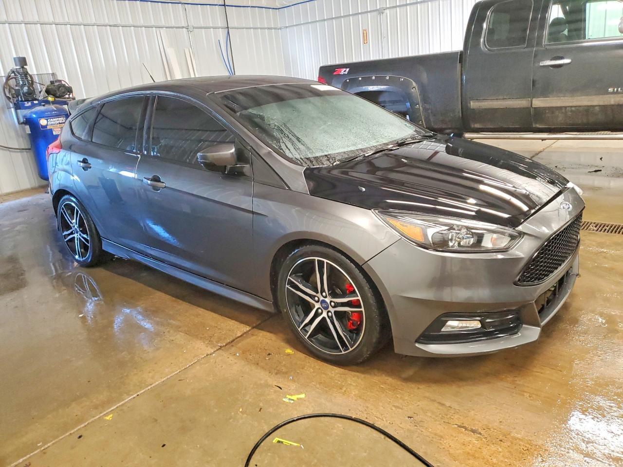 2018 Ford Focus St - Image 4