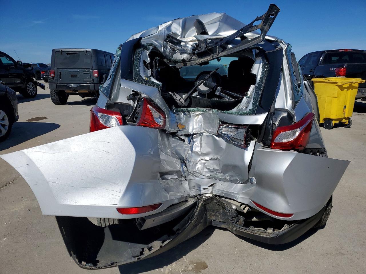 2019 Chevrolet Equinox Ls - Image 6