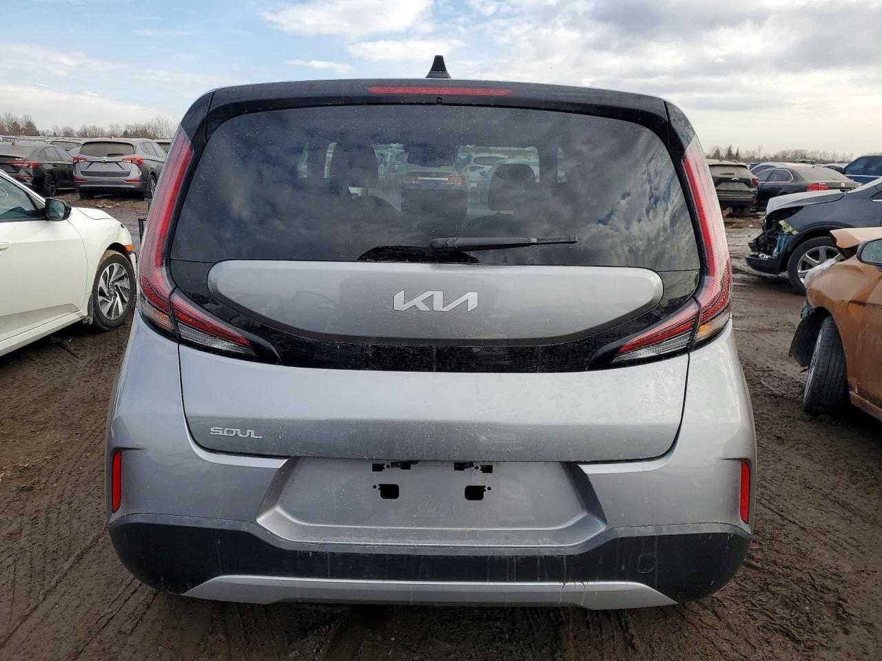 2025 Kia Soul Lx - Image 6