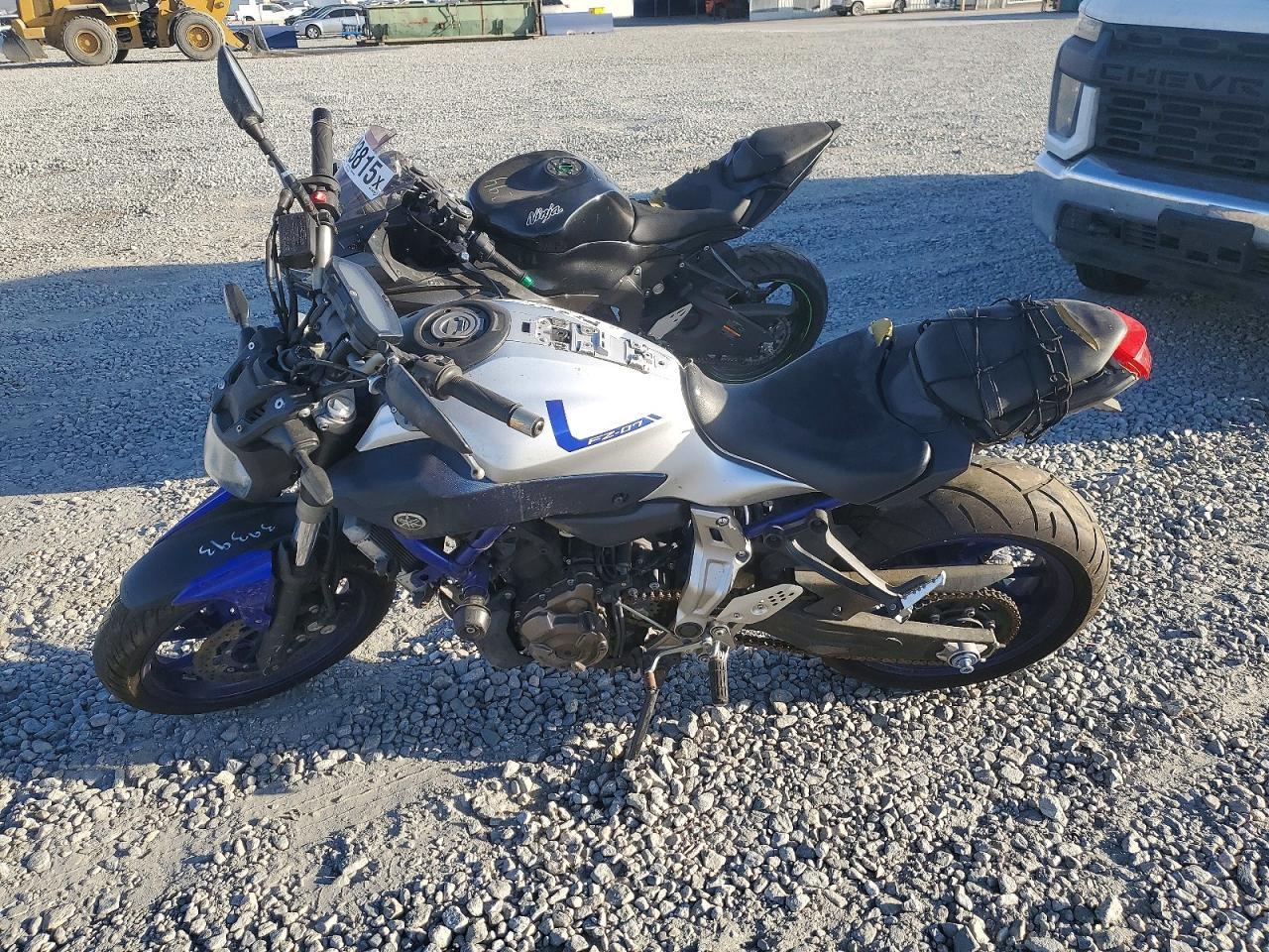 2016 Yamaha Fz07 - Image 3