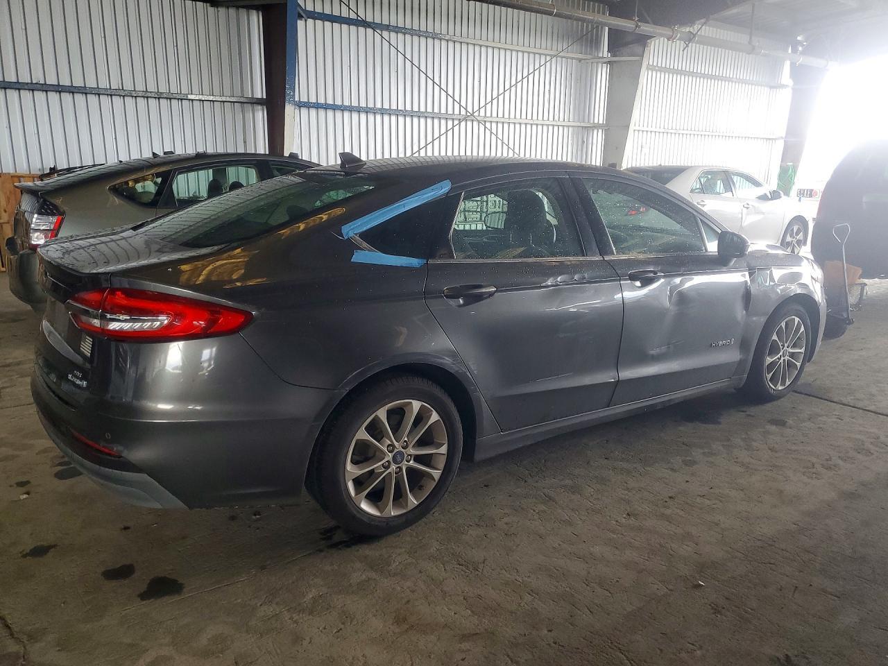 2019 Ford Fusion Se - Image 3
