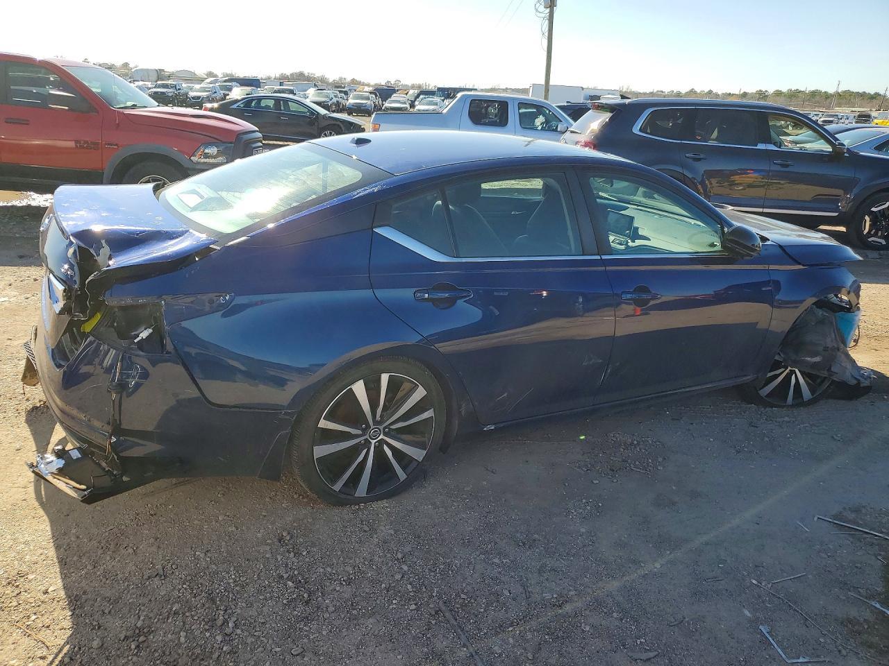 2019 Nissan Altima Sr - Image 3