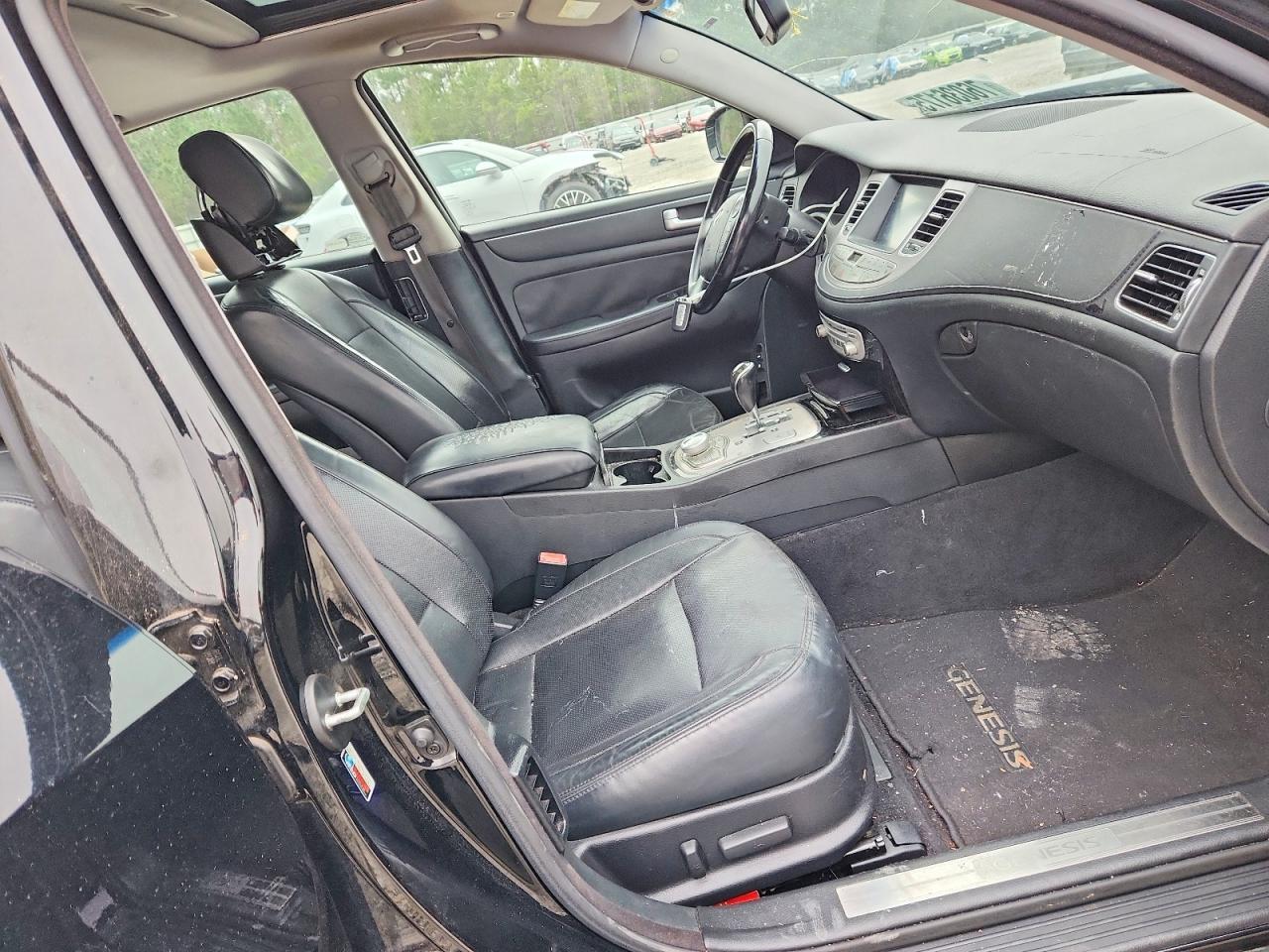 2013 Hyundai Genesis 3.8L - Фото 7