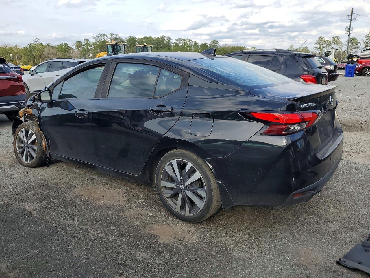 2020 Nissan Versa Sr - Фото 2