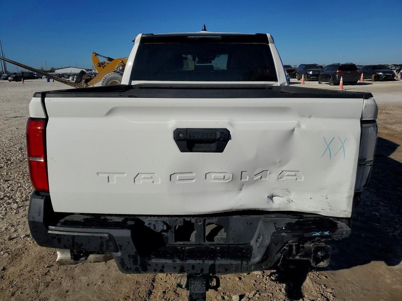 2024 Toyota Tacoma Double Cab - Image 6