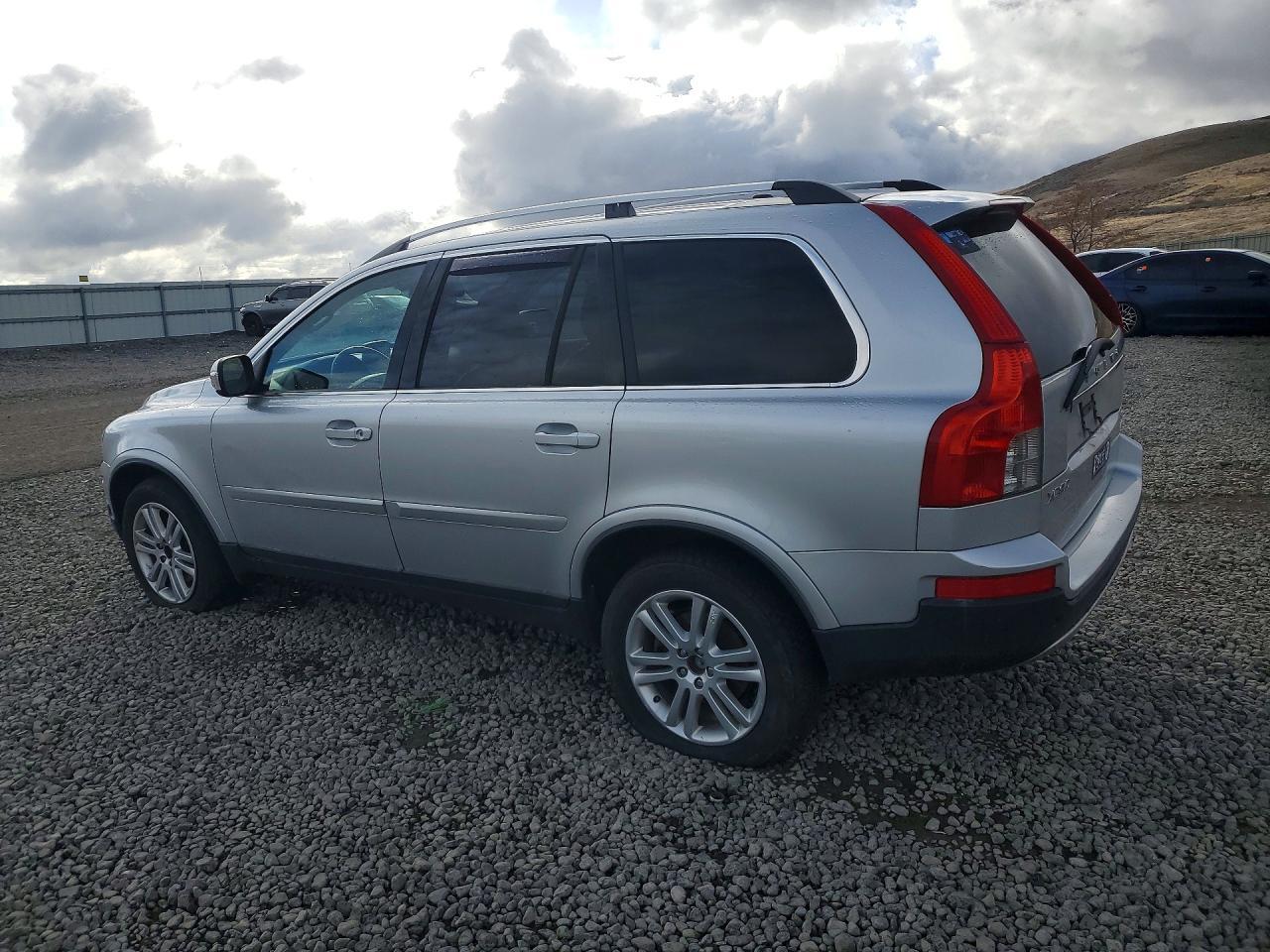 2010 Volvo Xc90 - Image 2