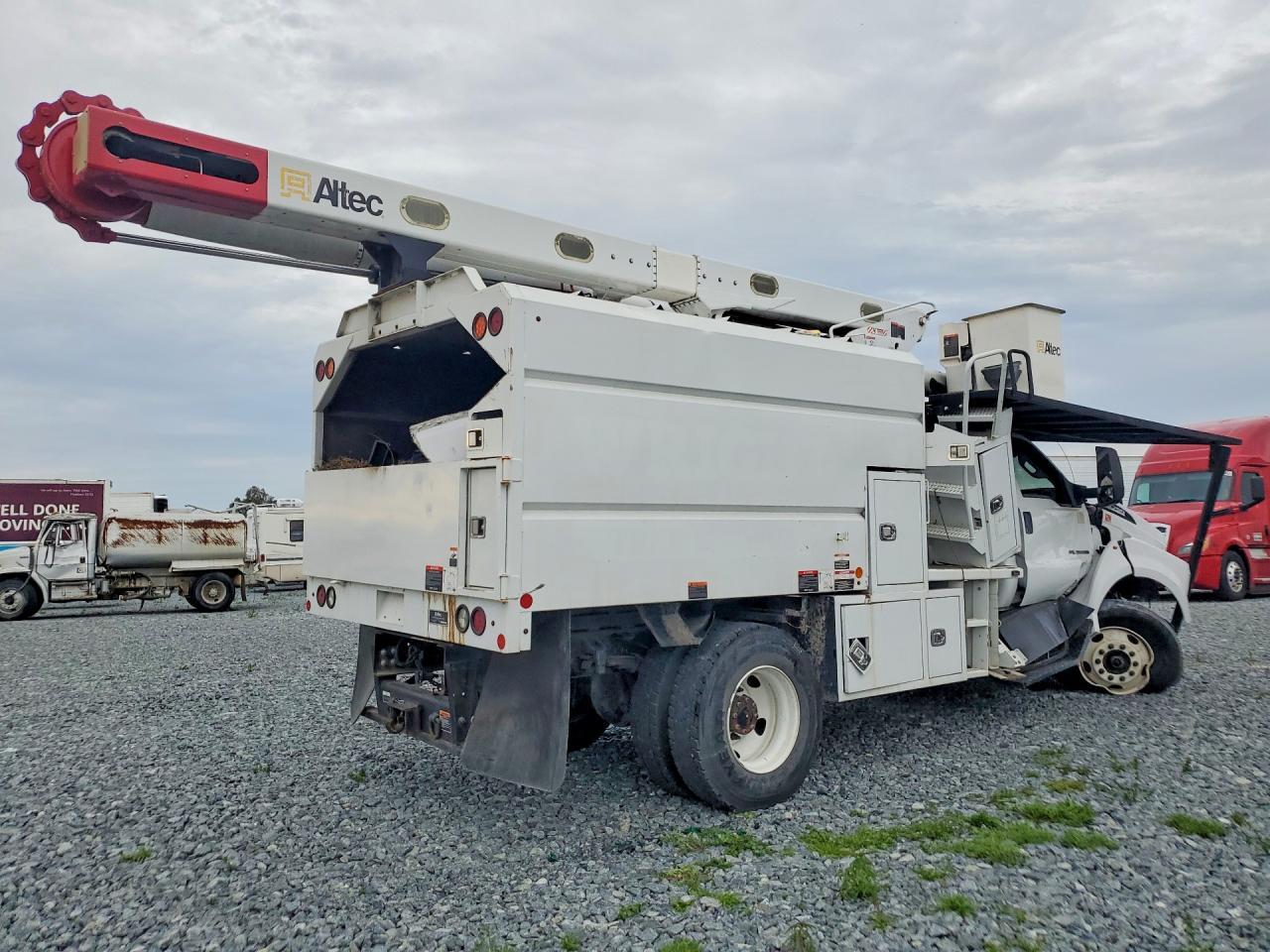 2022 Ford F750 Super Duty Forestry Bucket Truck - Фото 3