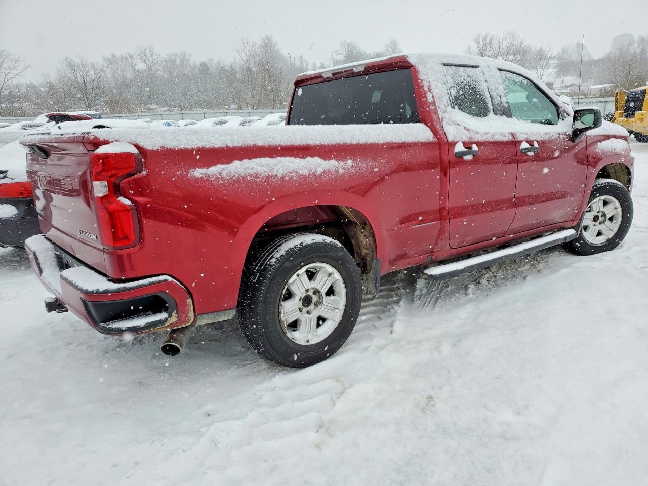 2019 Chevrolet Silverado K1500 Custom - Фото 3