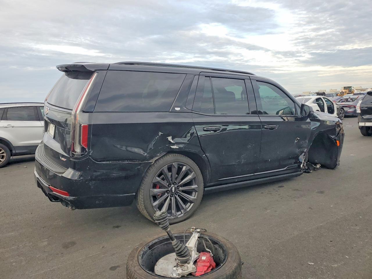 2024 Cadillac Escalade V - Фото 3