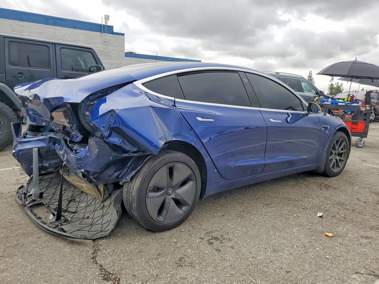 2020 Tesla Model 3 - Фото 3