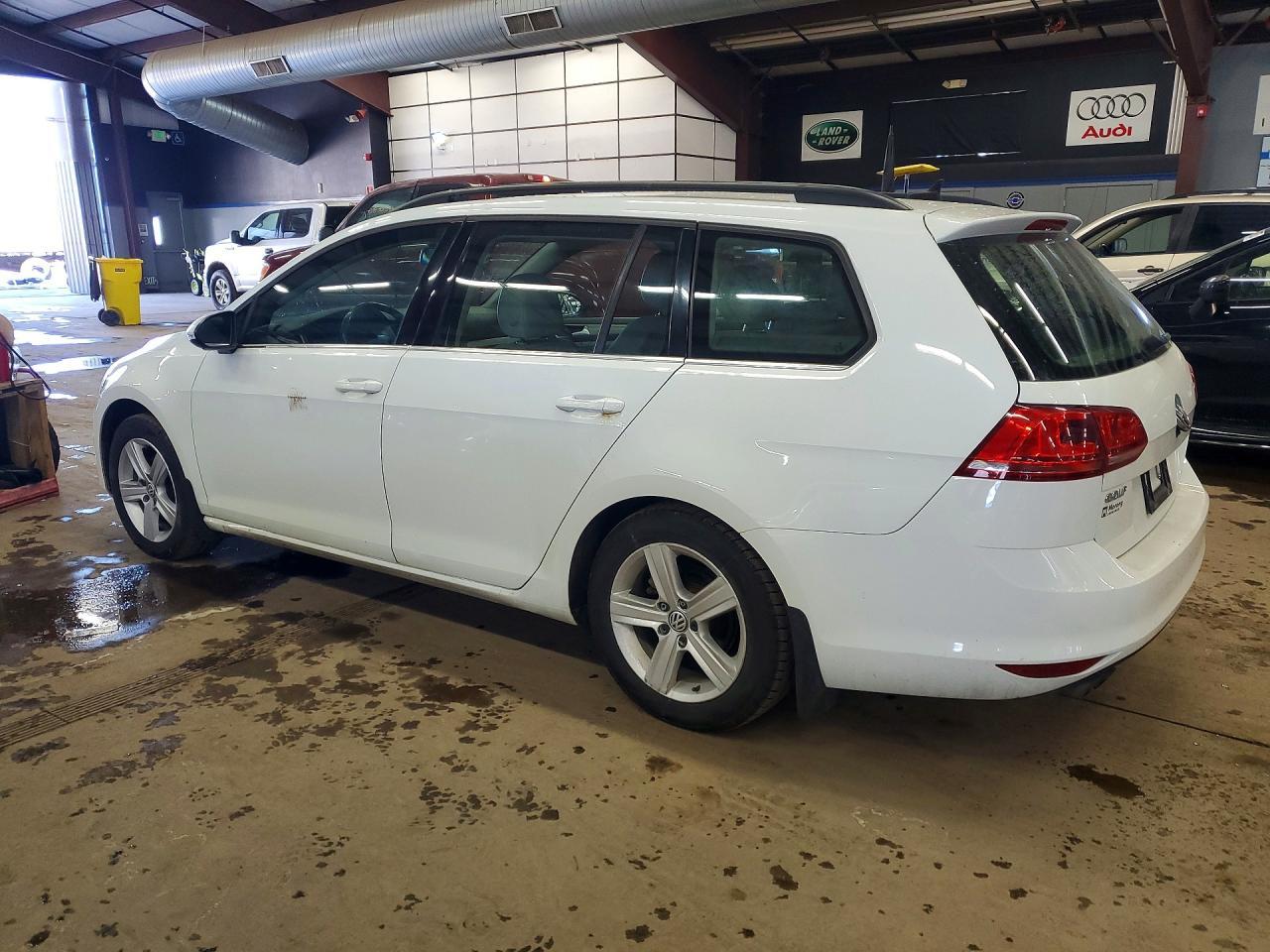 2015 Volkswagen Golf Sportwagen Tdi S - Image 2