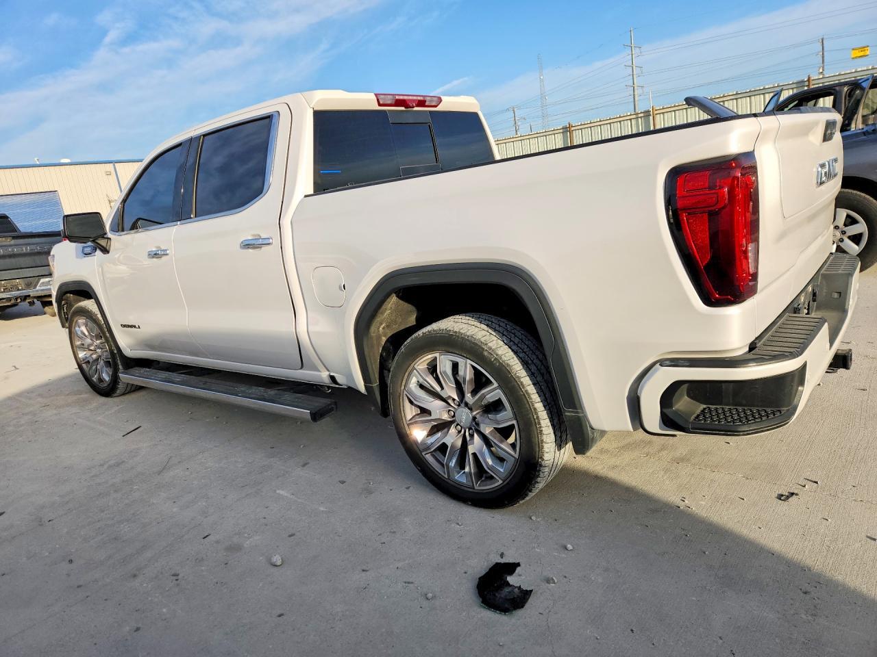 2023 GMC Sierra C1500 Denali - Фото 2