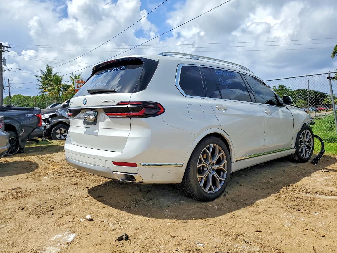 2025 BMW X7 xDrive40I - Фото 3