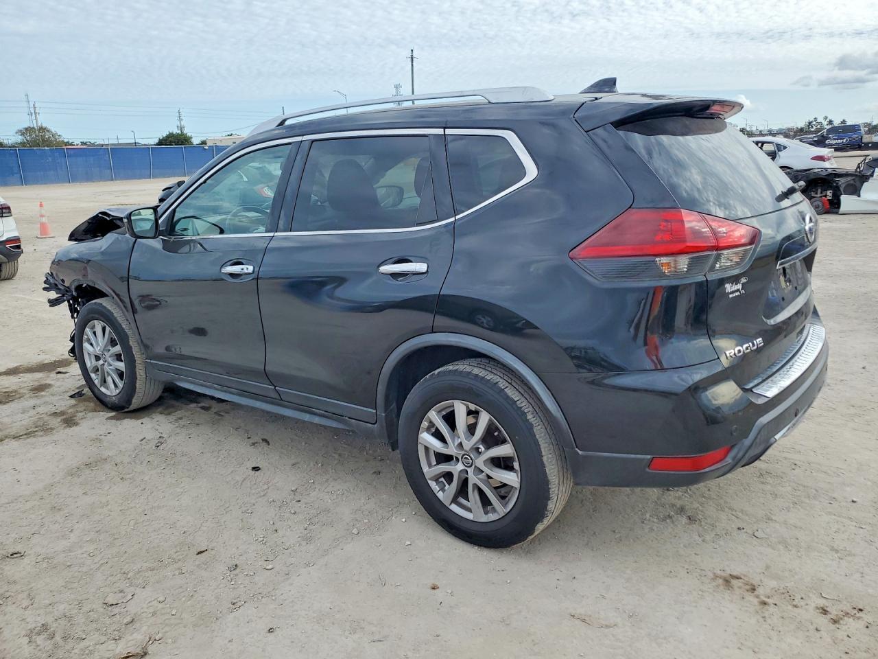 2020 Niss Rogue Sv - Фото 2