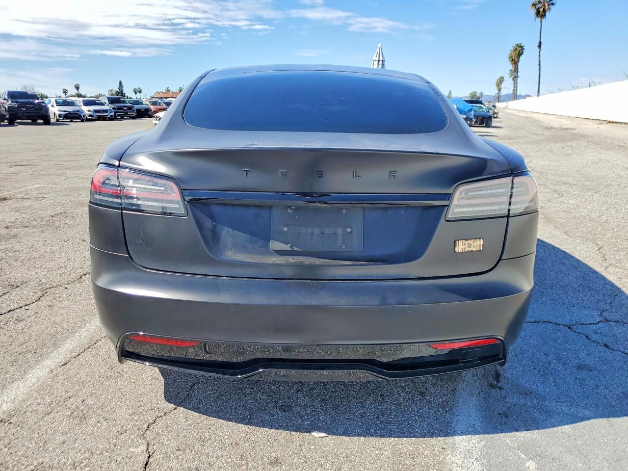 2022 Tesla Model S - Image 6