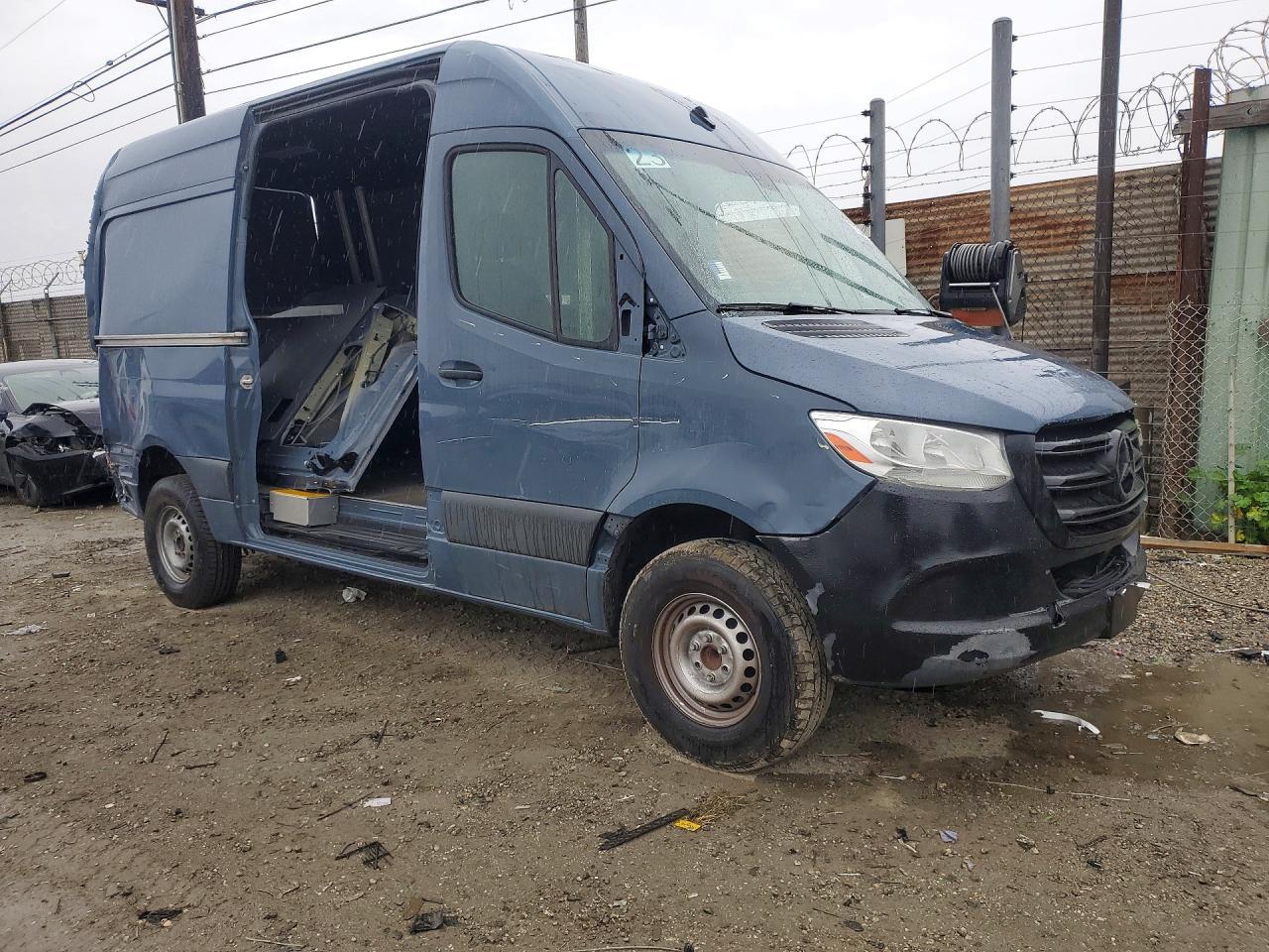 2019 Mercedes Benz Sprinter 2500 Delivery Van - Фото 4