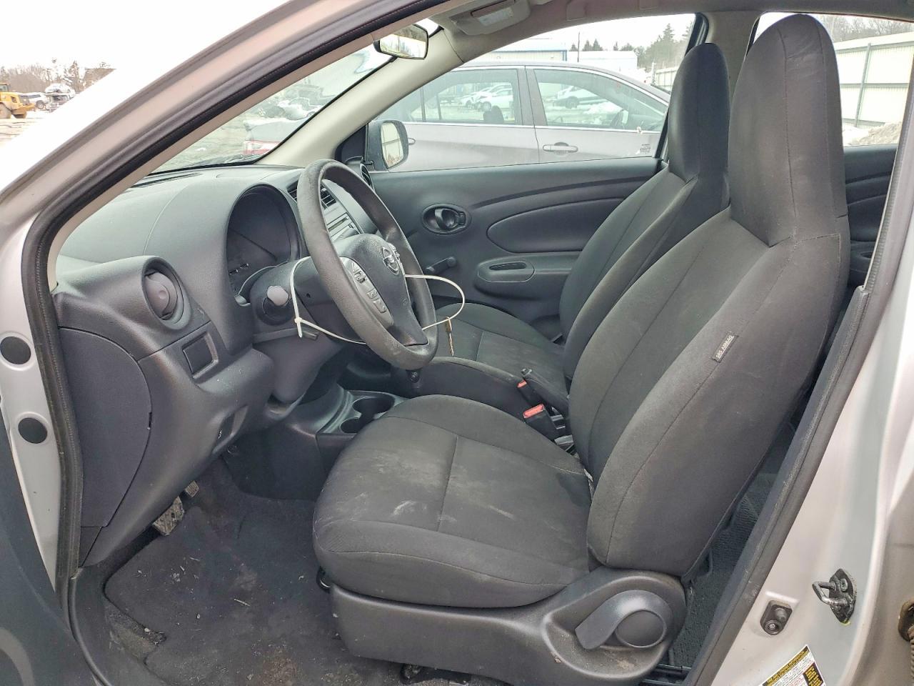 2015 Niss Versa S - Фото 7