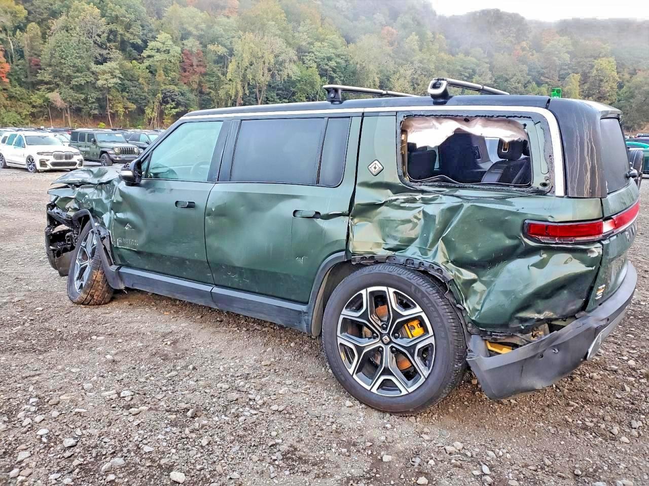 2023 Rivian R1S Launch Edition - Фото 2