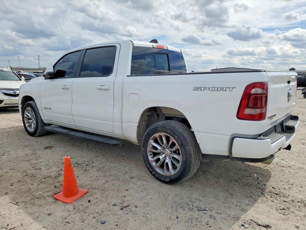 2023 Ram 1500 Laramie - Фото 2