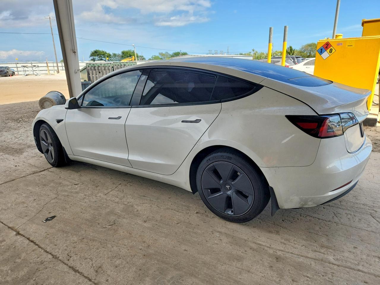 2023 Tesla Model 3 - Image 2