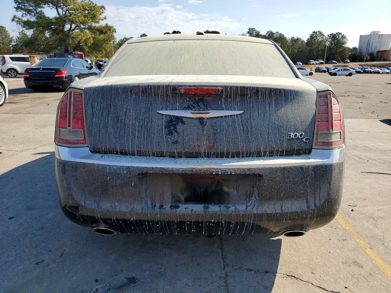 2013 Chrysler 300C - Image 6