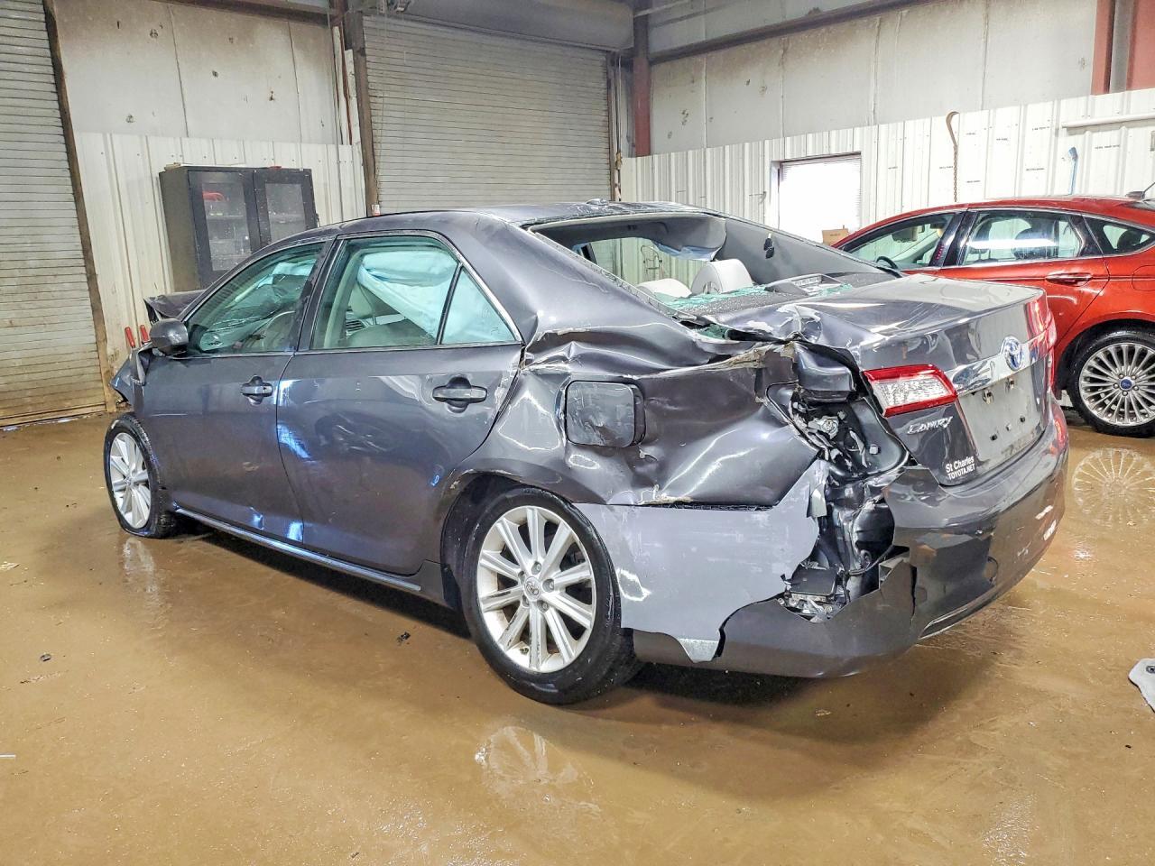 2013 Toyota Camry Hybrid Xle - Фото 2