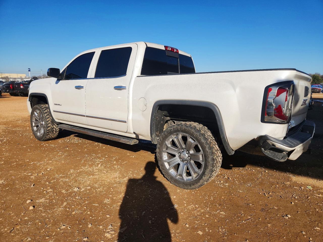 2017 GMC Sierra K1500 Denali - Image 2