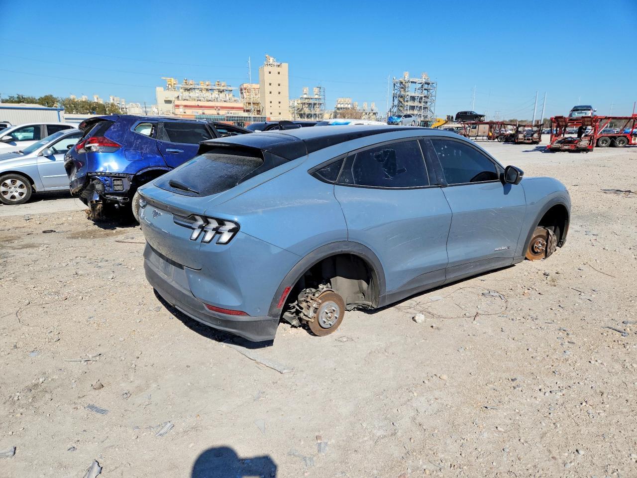 2024 Ford Mustang Mach-E Select - Фото 3