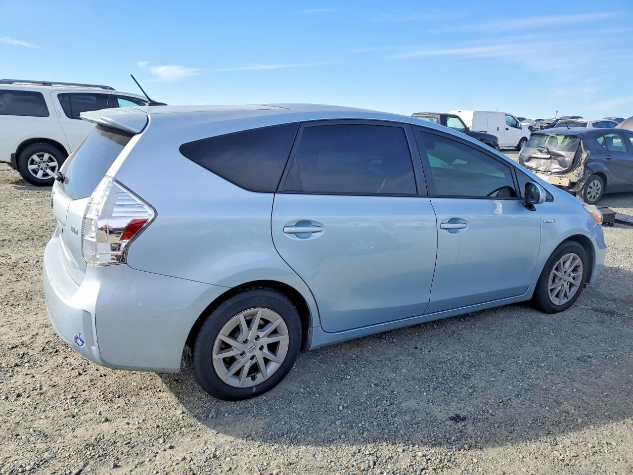 2014 Toyota Prius V - Фото 3