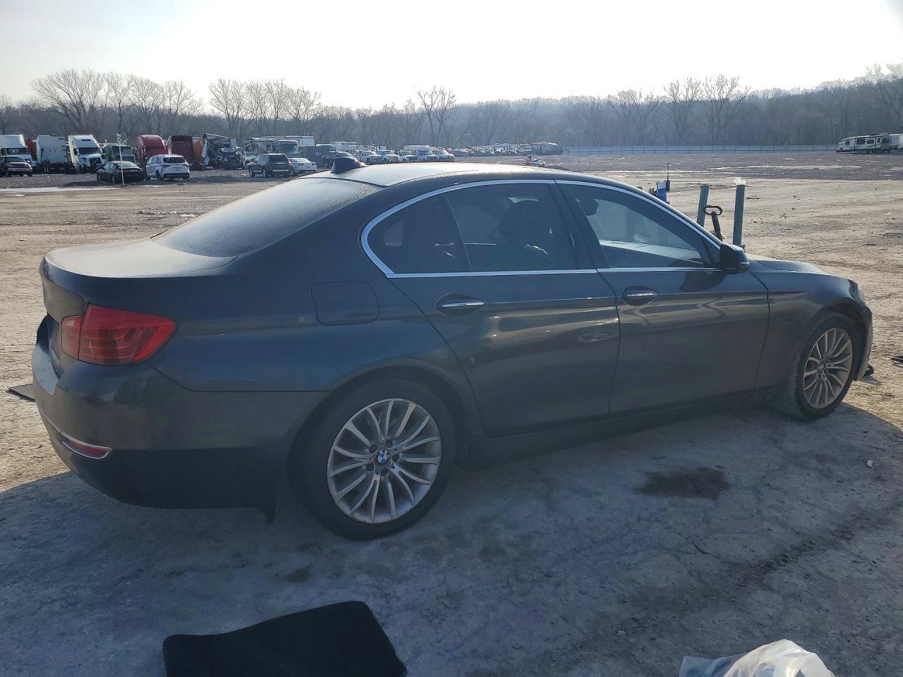 2014 BMW 528 I - Фото 3