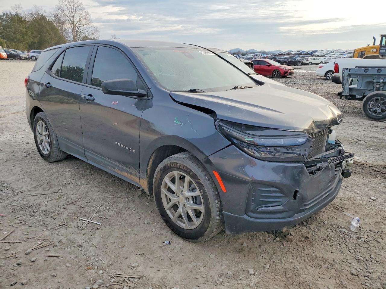 2022 Chevrolet Equinox Ls - Image 4