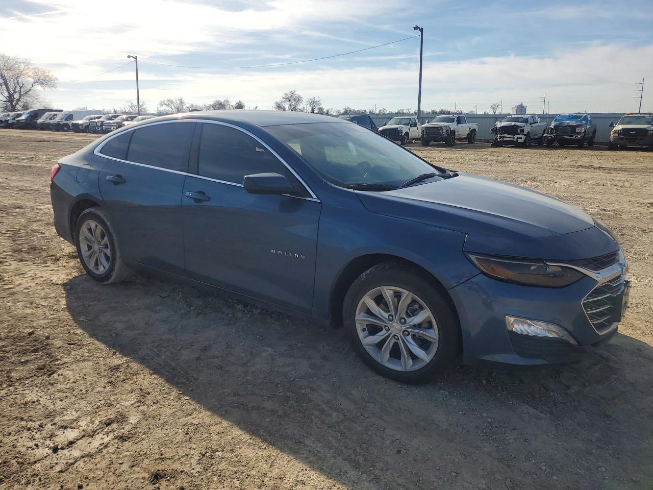 2025 Chevrolet Malibu Lt - Image 4
