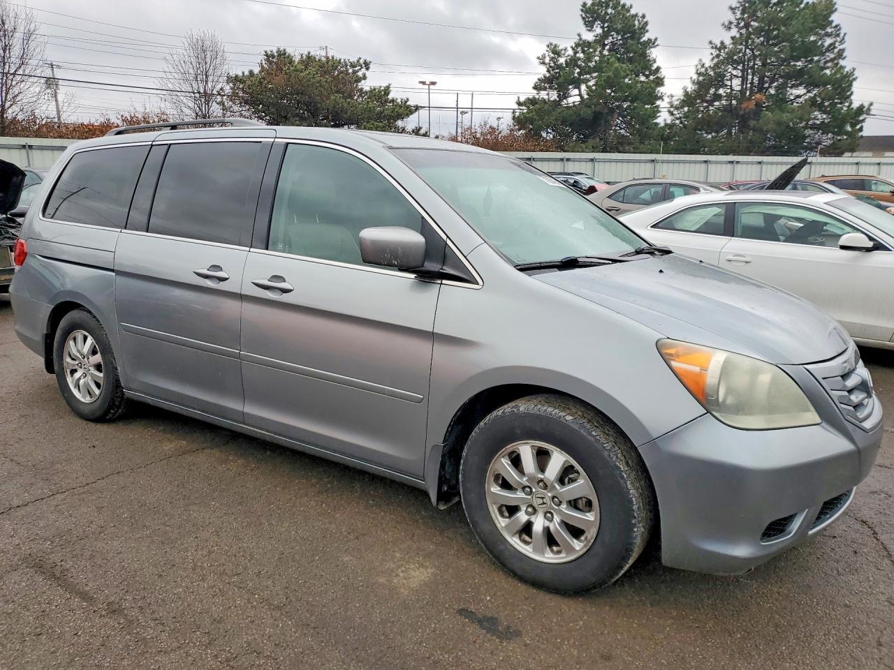 2010 Honda Odyssey - Image 4