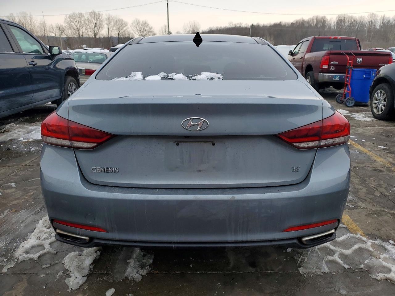 2016 Hyundai Genesis 3.8L - Фото 6