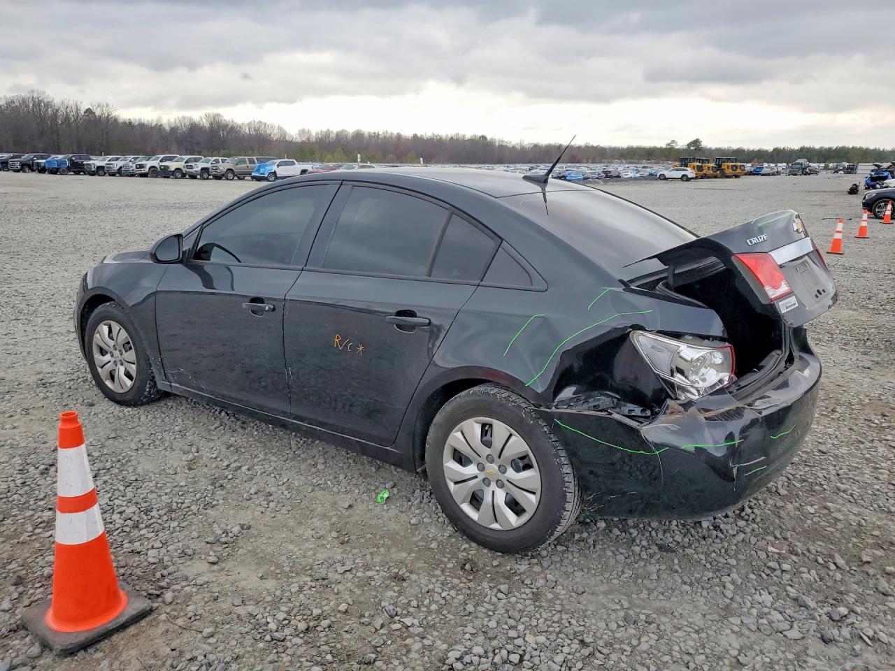 2013 Chevrolet Cruze Ls - Фото 2
