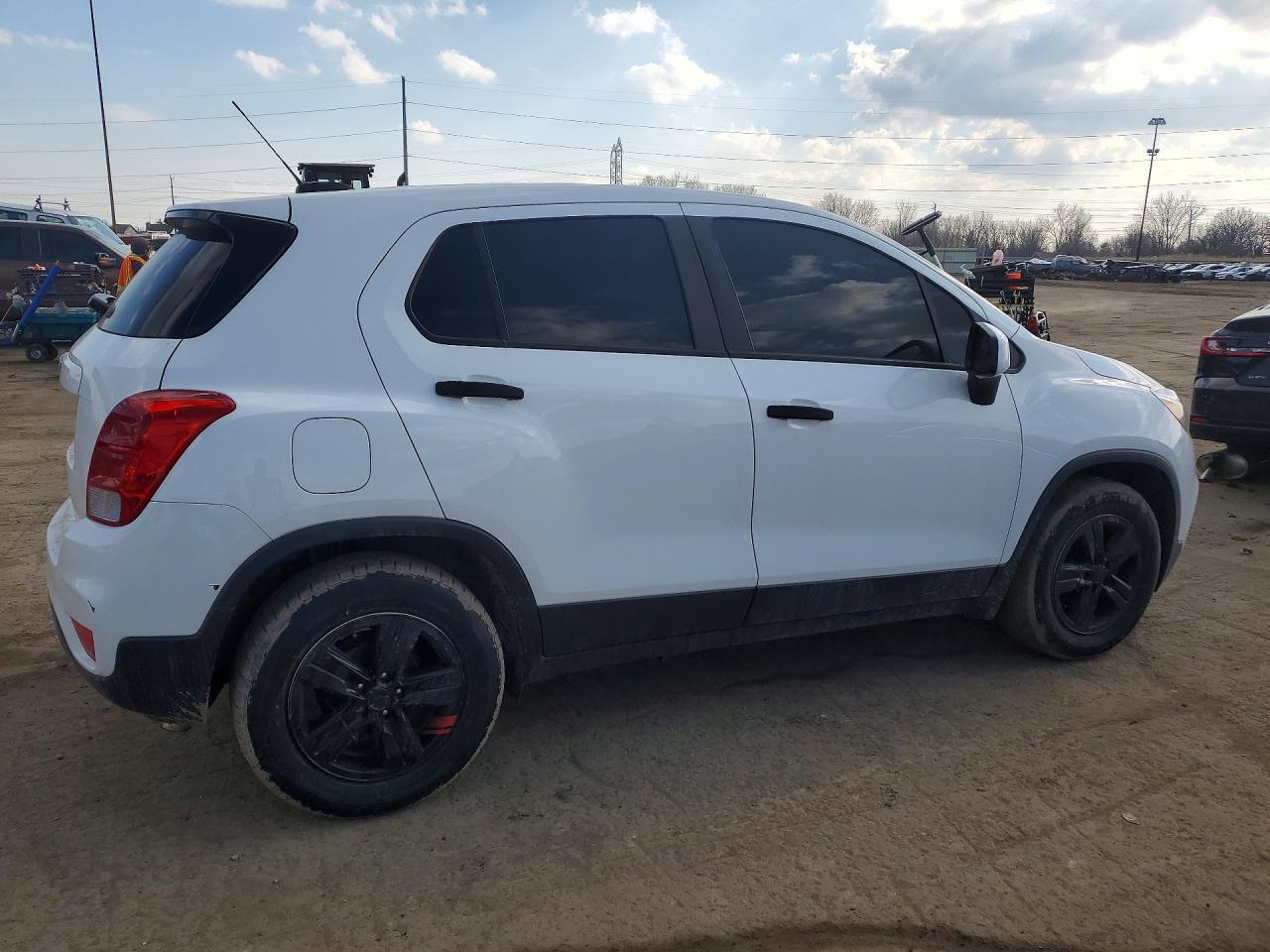 2020 Chevrolet Trax Ls - Фото 3