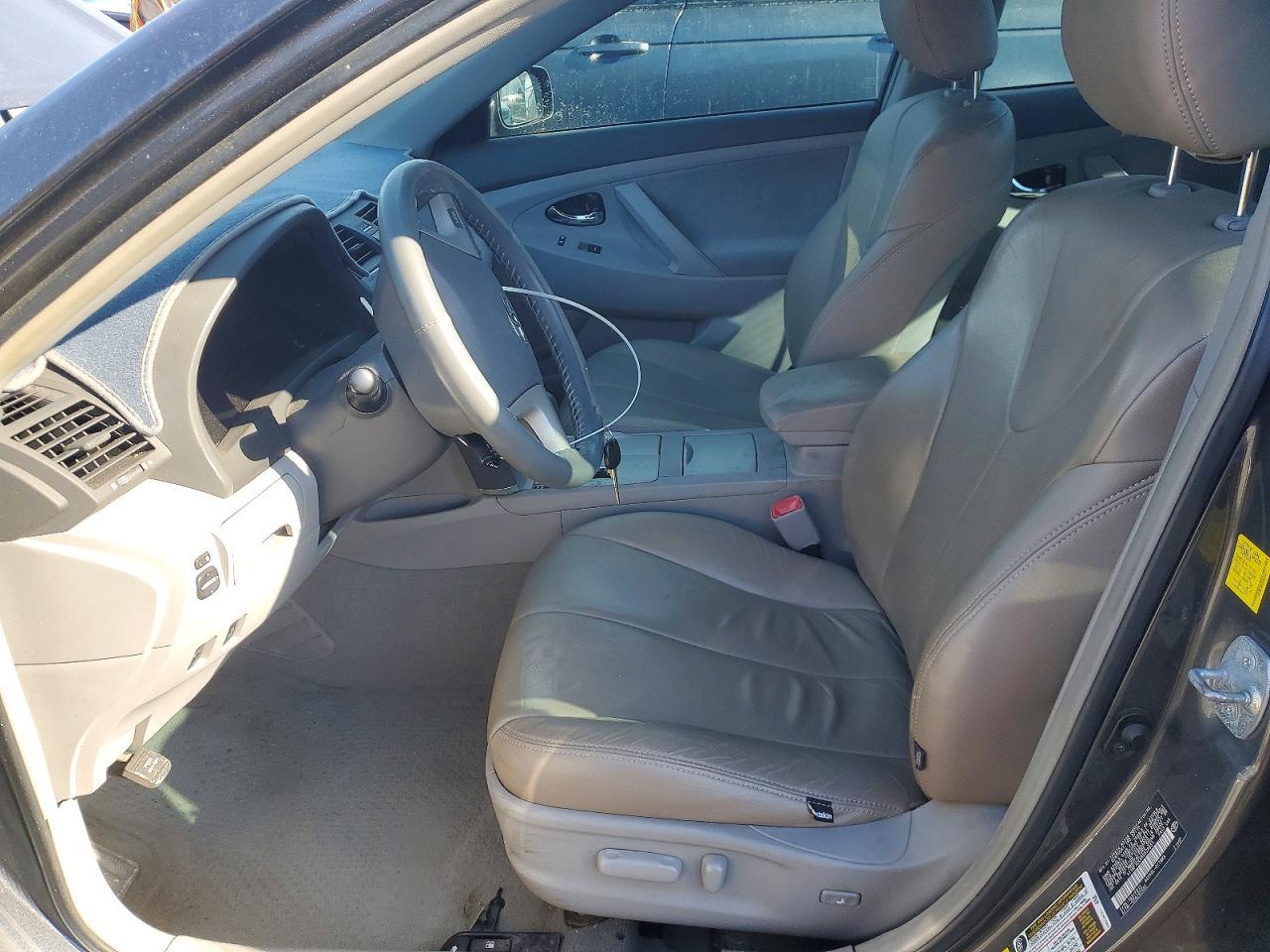 2011 Toyota Camry Base - Фото 7