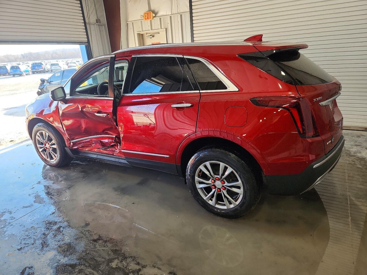 2021 Cadillac Xt5 Premium Luxury - Image 2
