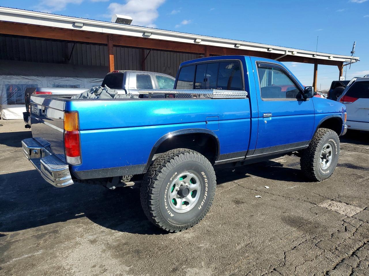 1992 Nissan Truck Short Wheelbase - Фото 3