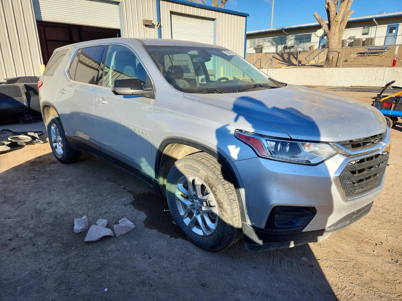 2021 Chevrolet Traverse Ls - Фото 4