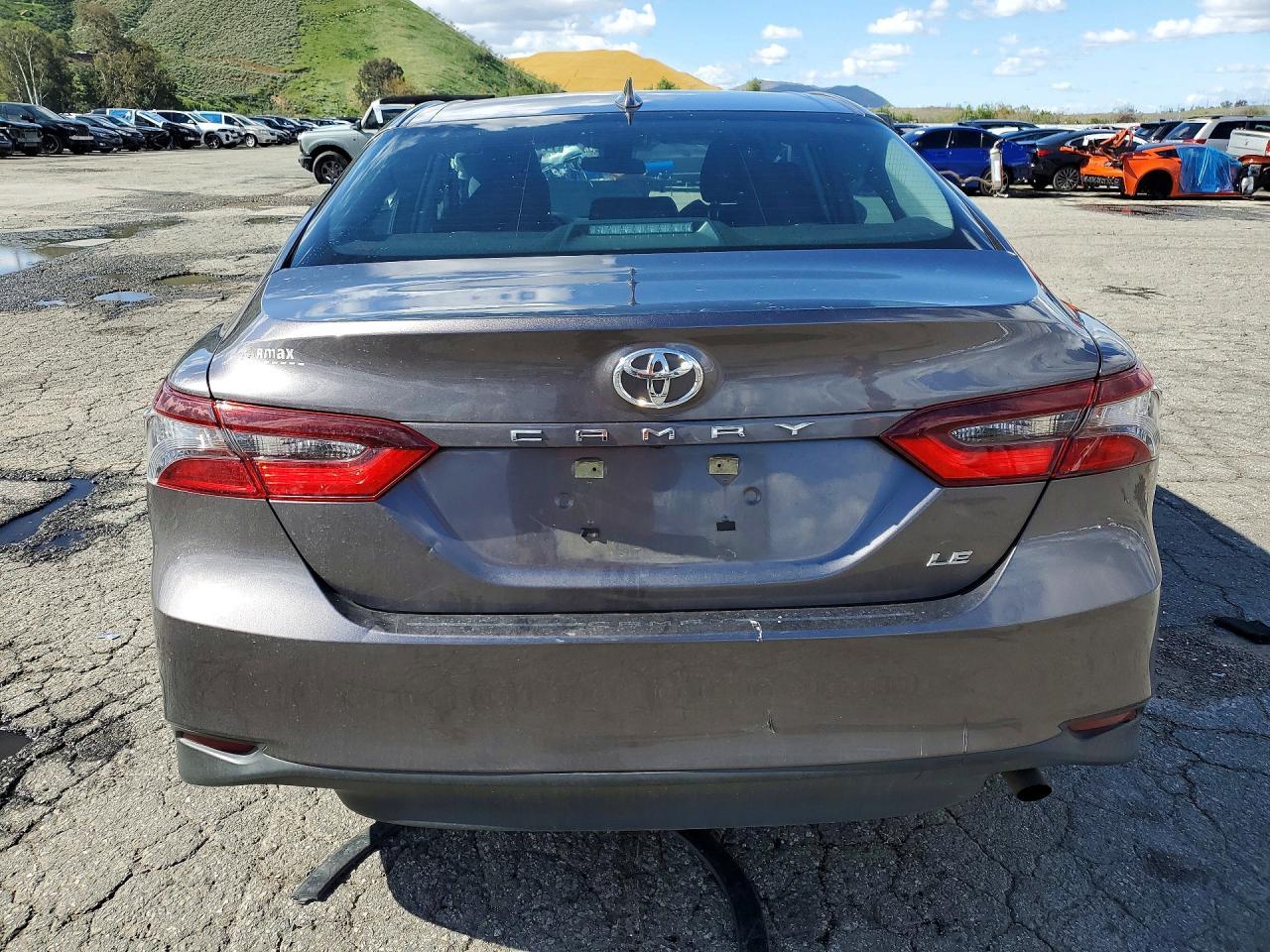 2023 Toyota Camry Le - Фото 6