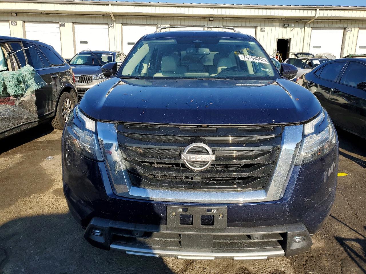 2022 Nissan Pathfinder Platinum - Фото 5