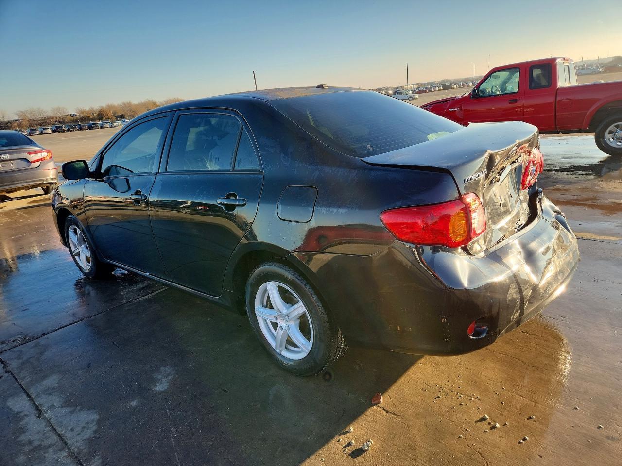 2010 Toyota Corolla Le - Фото 2